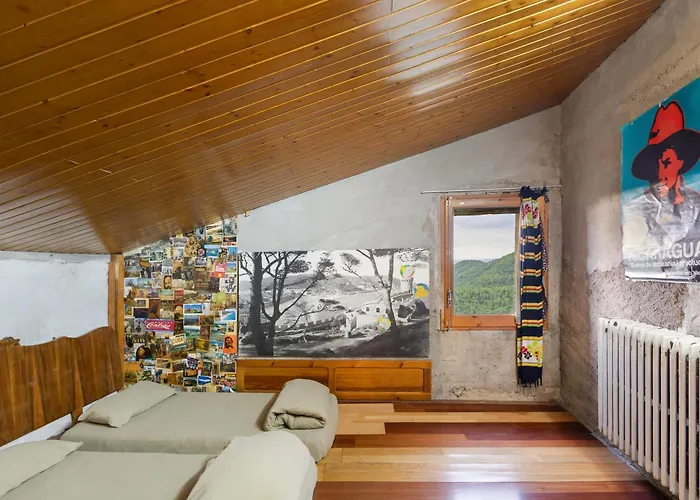 Casa Refugi Les Orenetes 木屋 Rocafort (Catalonia)